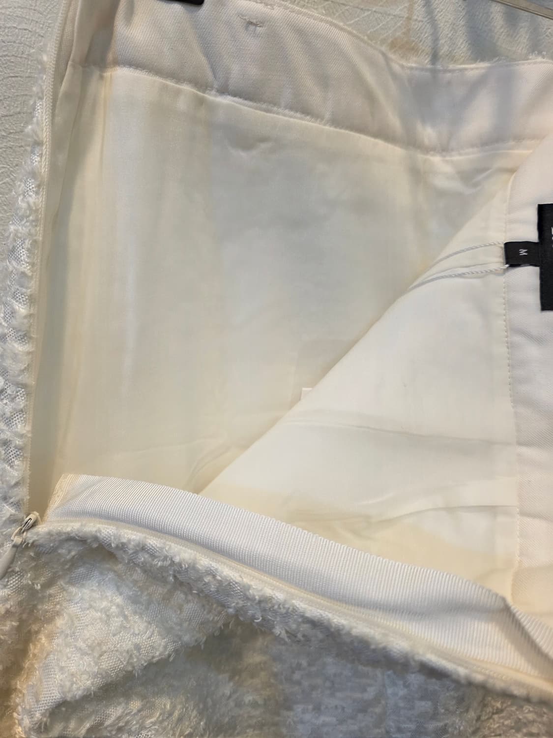 룩캐스트 베니 미디 자가드 스커트 아이보리 상품이미지6