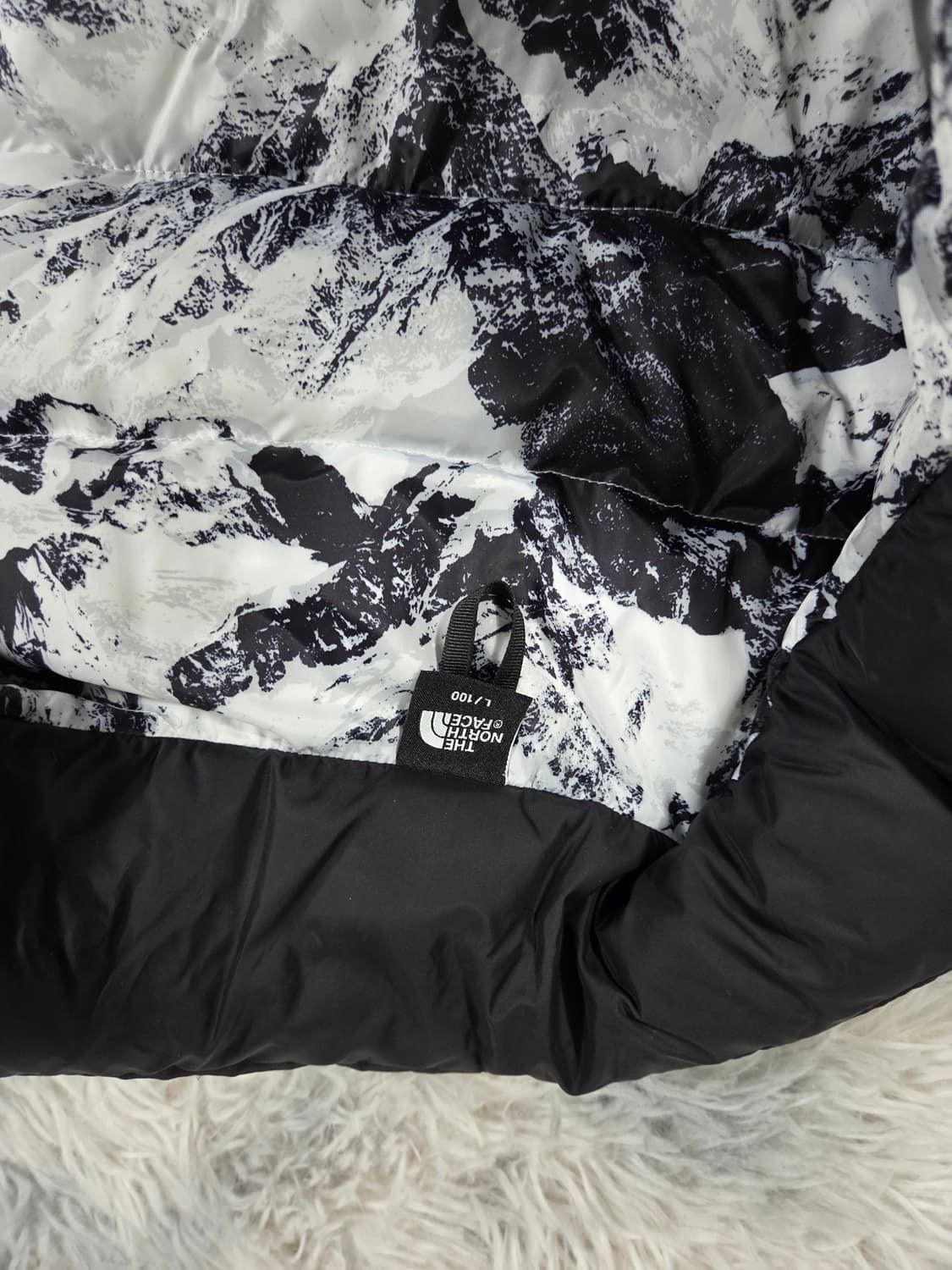 노스페이스 눕시 온볼 블랙 패딩 점퍼 상품이미지3