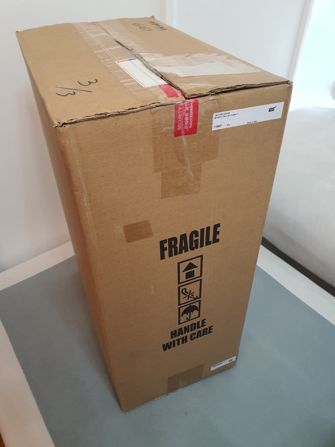 몽블랑 x 피렐리 트롤리 캐빈 캐리어 한정판 (미개봉) 상품이미지6