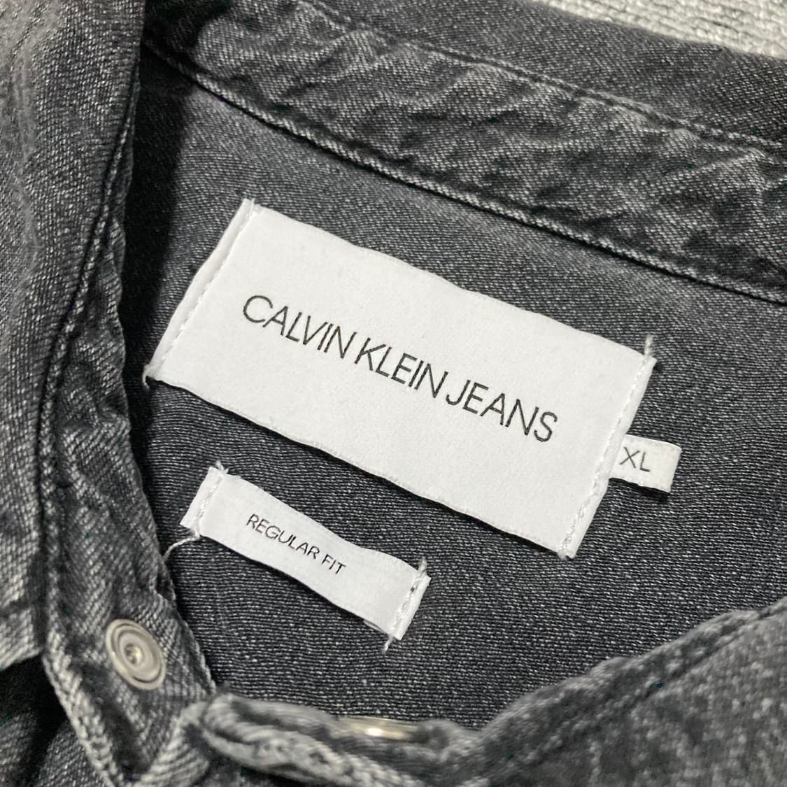 CALVIN KLEIN 칼빈클레인 흑청 데님 셔츠 상품이미지5