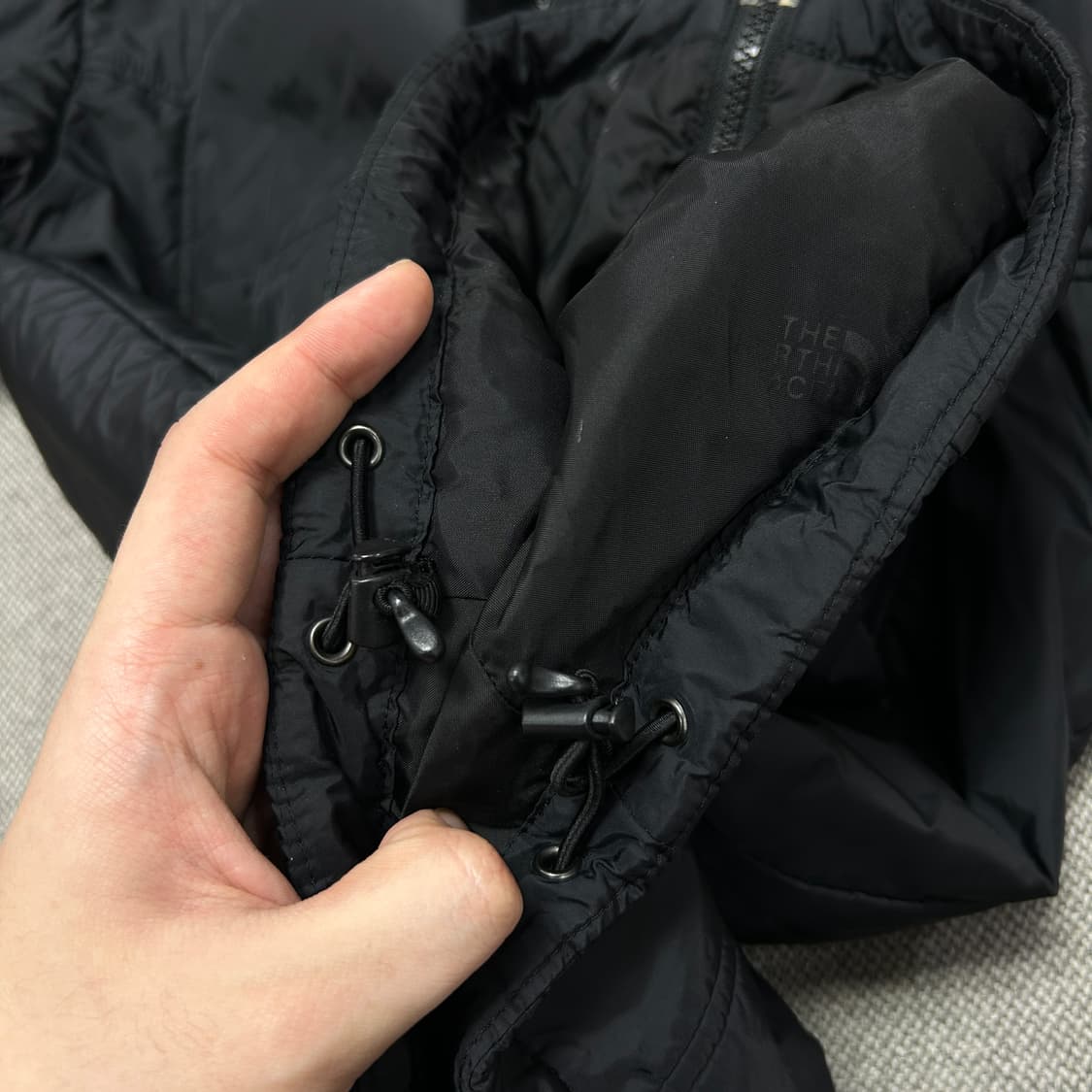 노스페이스 블랙 경량패딩(95) 상품이미지5