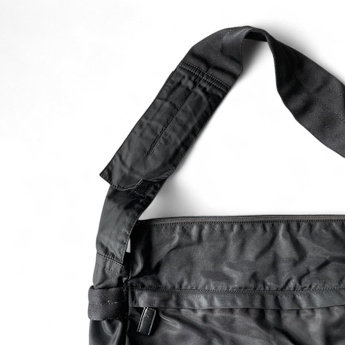 프라다 90s 아카이브 벨크로끈 테수토 나일론 크로스백 상품이미지4