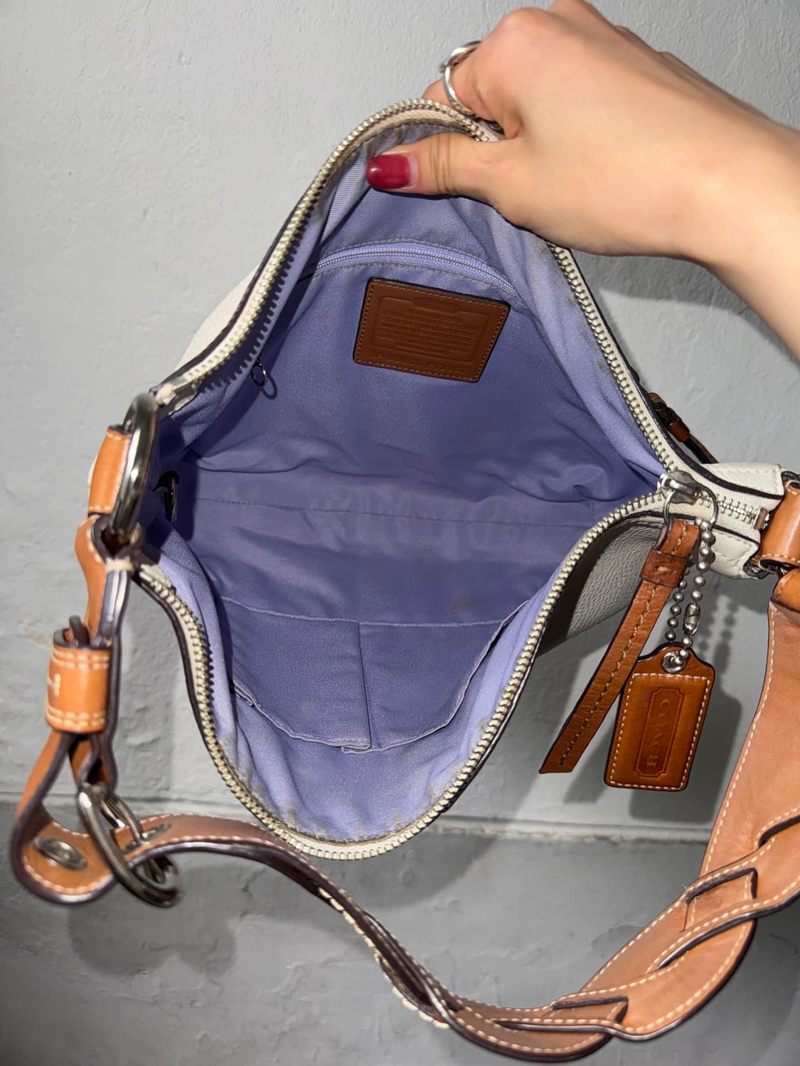coach 코치 아이보리 가죽 꼬임스트랩 호보백 상품이미지6