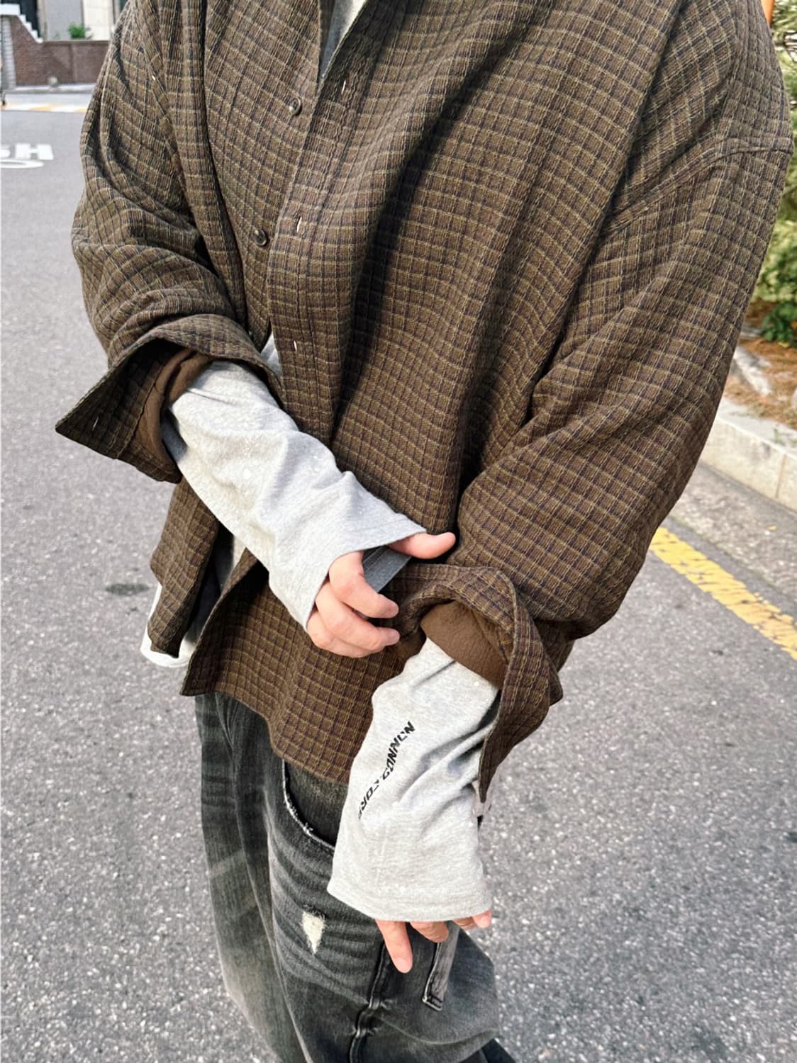 논노드 크롭 플렉시블 체크 셔츠 브라운 상품이미지3