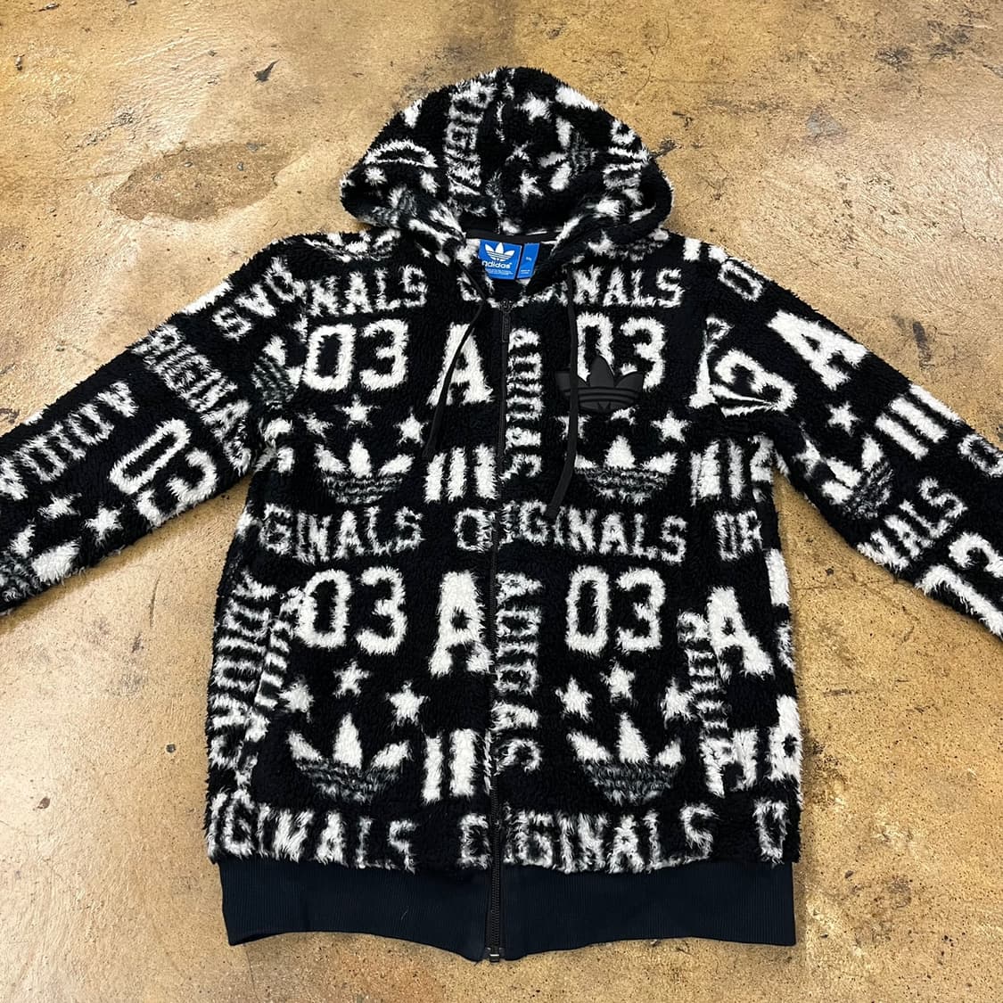 아디다스 백로고 패턴 후리스 후드집업 95 상품이미지3