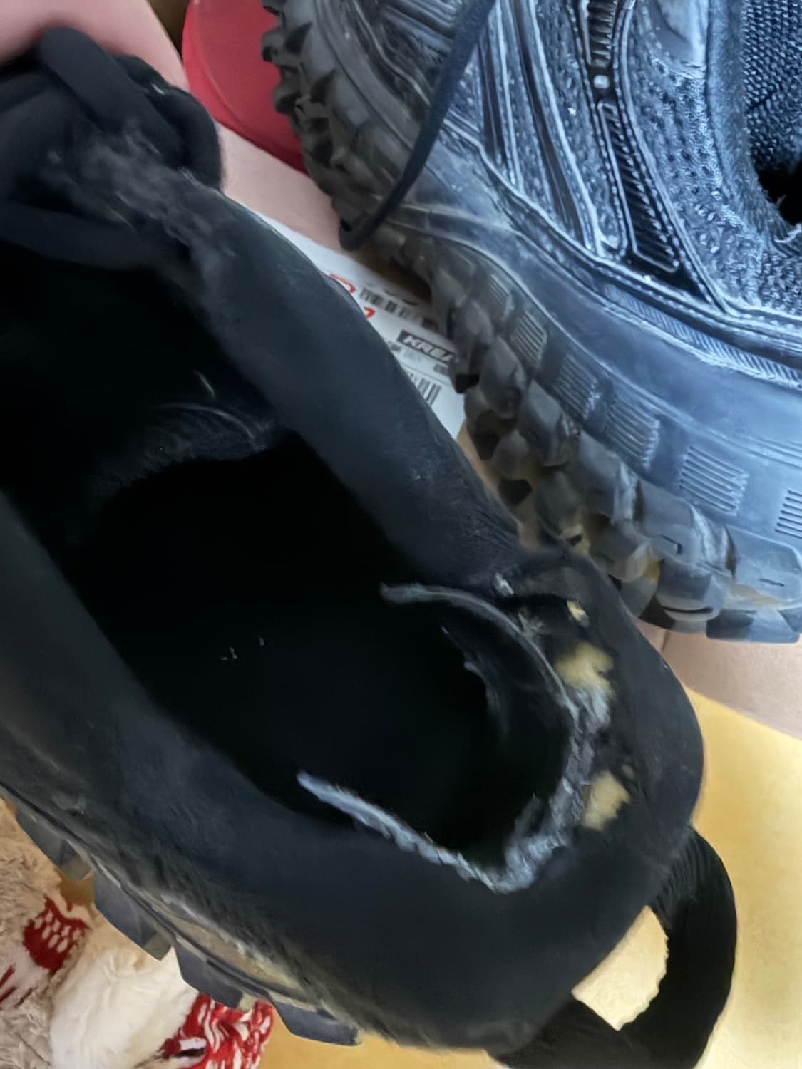 발렌시아가 디펜더 42 상품이미지5