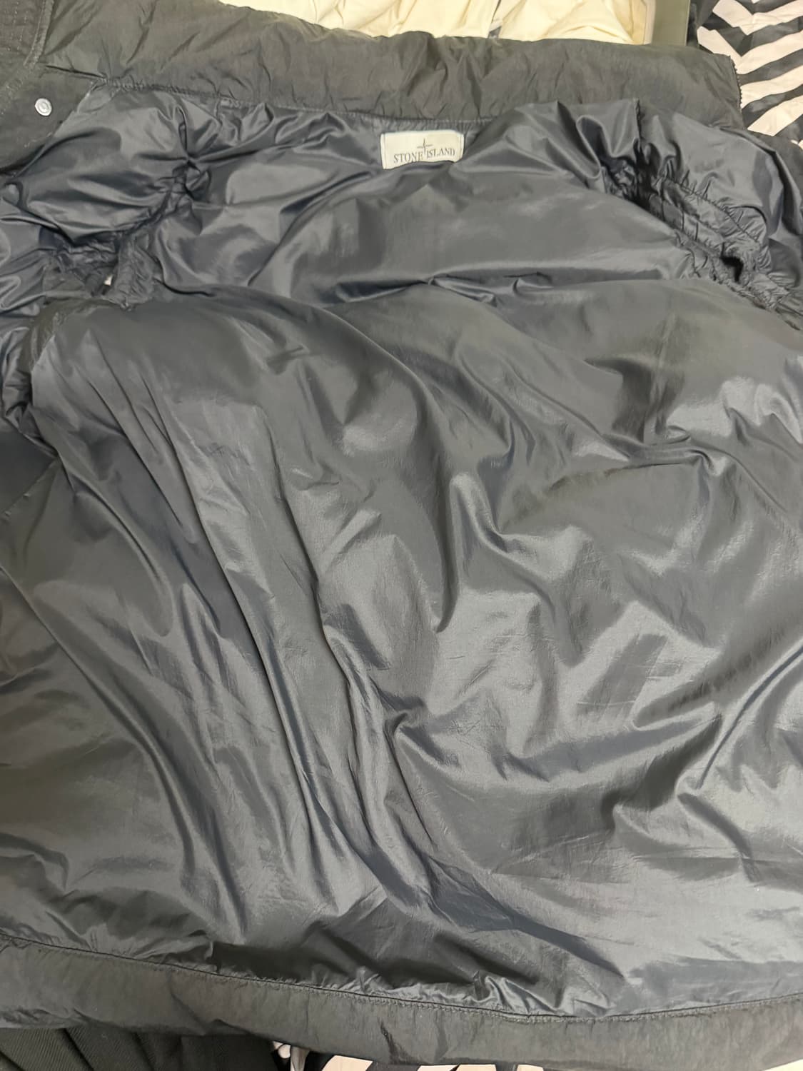 스톤아일랜드 크링클랩스 조끼패딩 블랙 L 상품이미지4