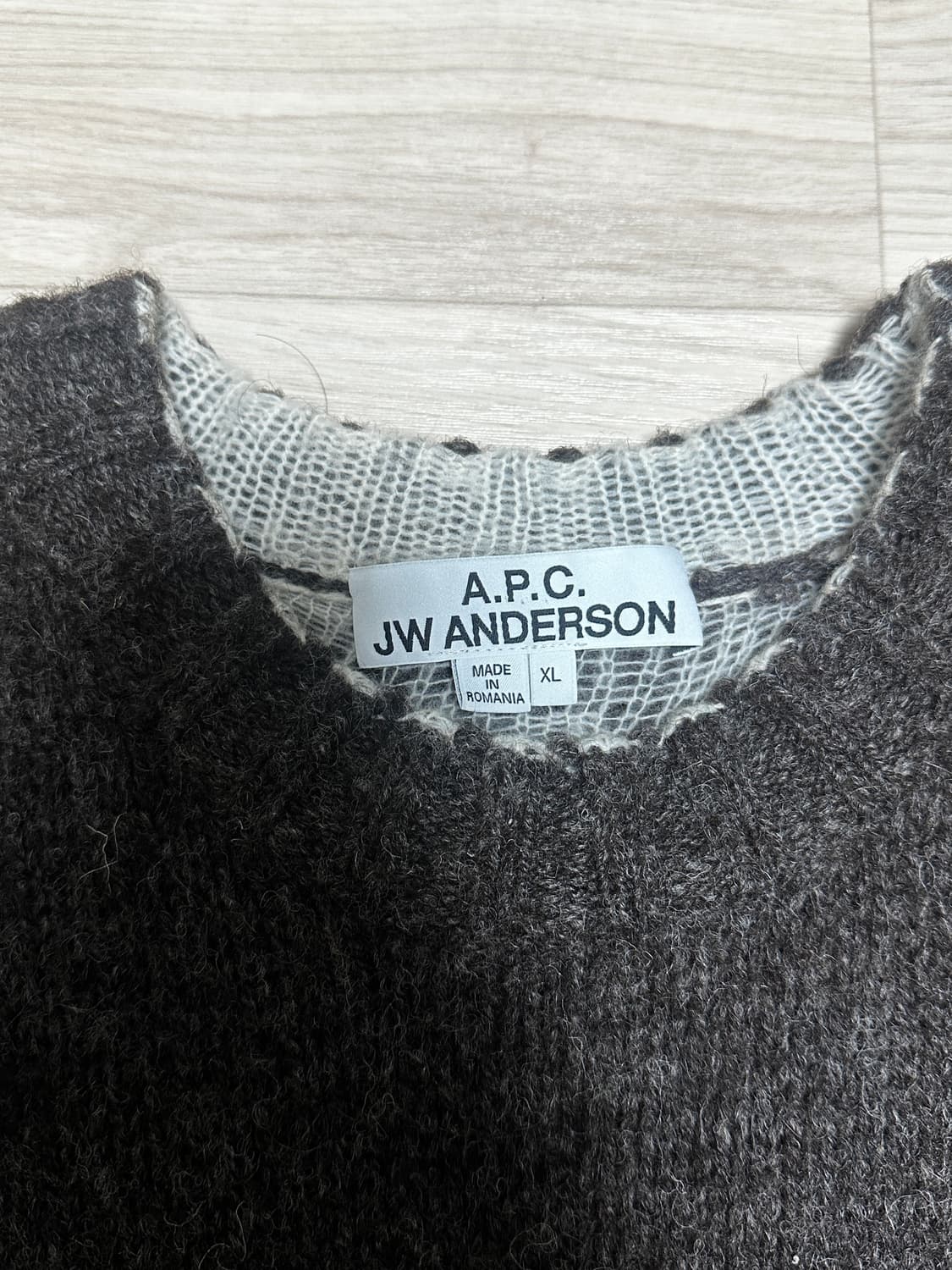 아페쎄 A.P.C. x JW앤더슨 앙쥬 점퍼 브라운 니트 xl 상품이미지3