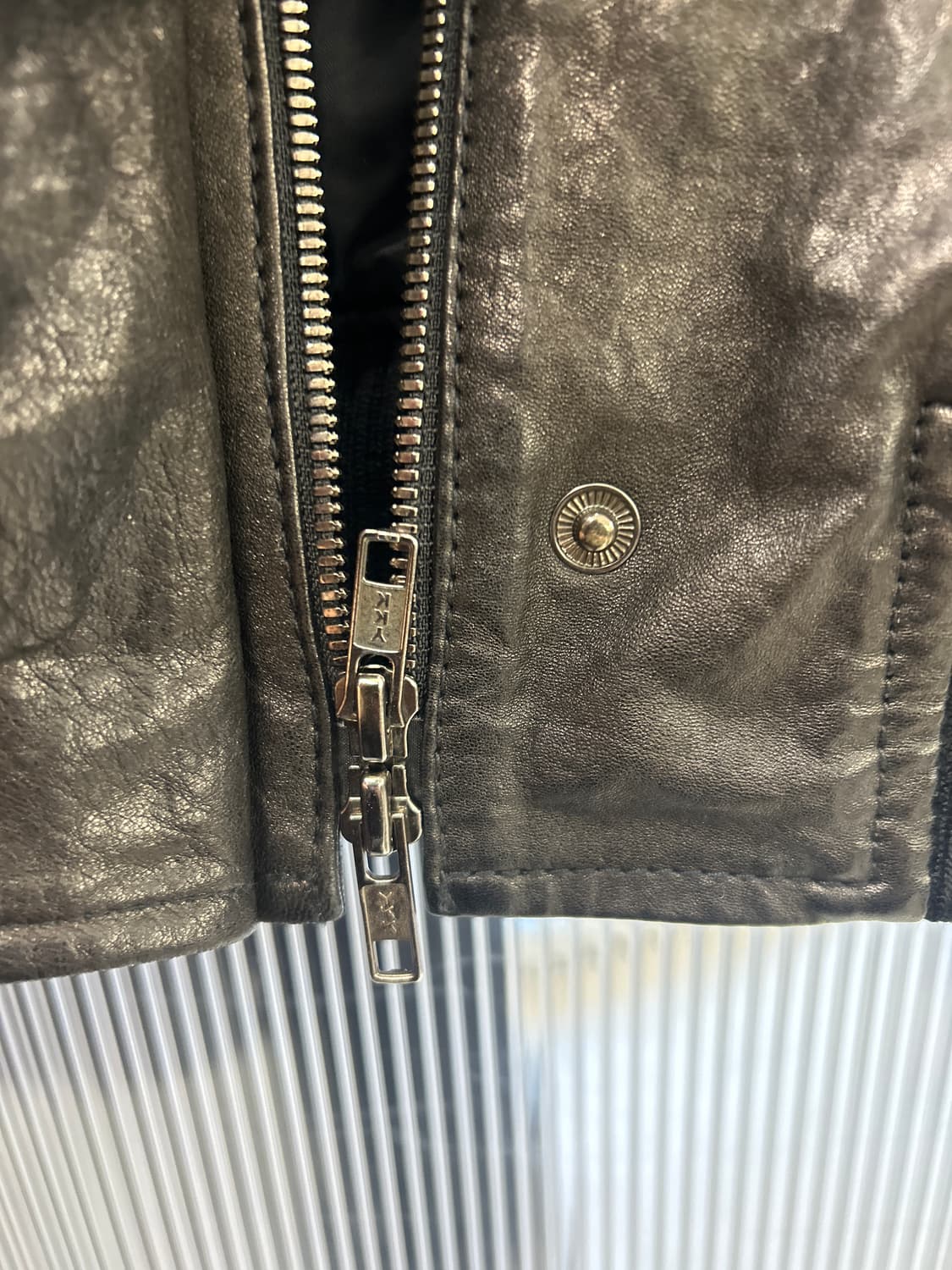 띠어리 풀집업 레더자켓 상품이미지5