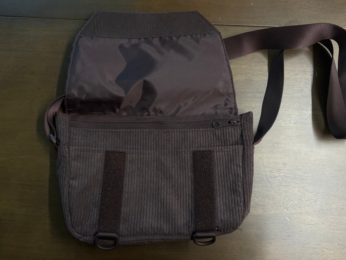 아디다스 오리지널 코듀로이 크로스백 브라운 상품이미지2