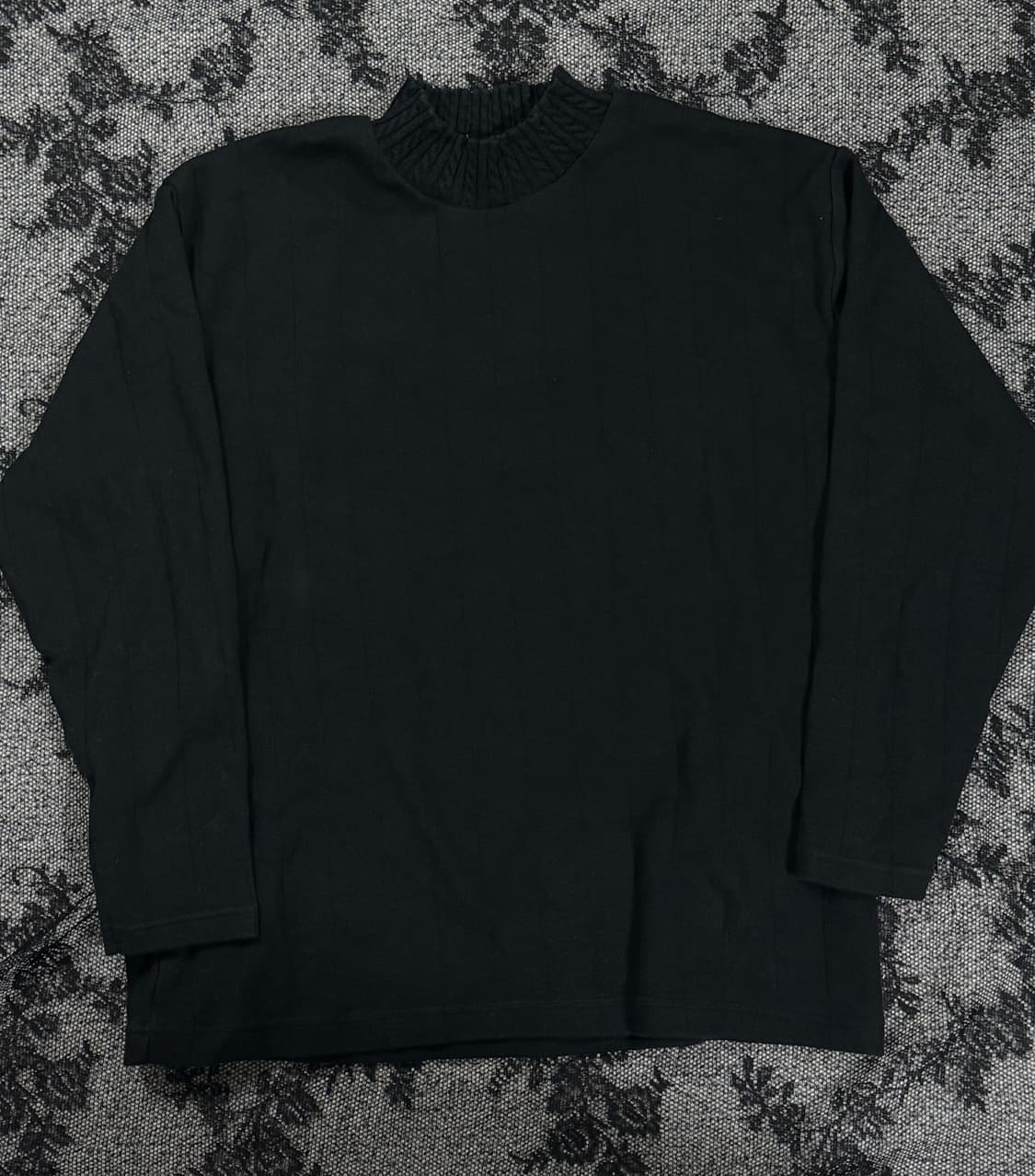 루루안파트 아카이브 텍스처 하이넥 블랙 롱슬리브 상품이미지1