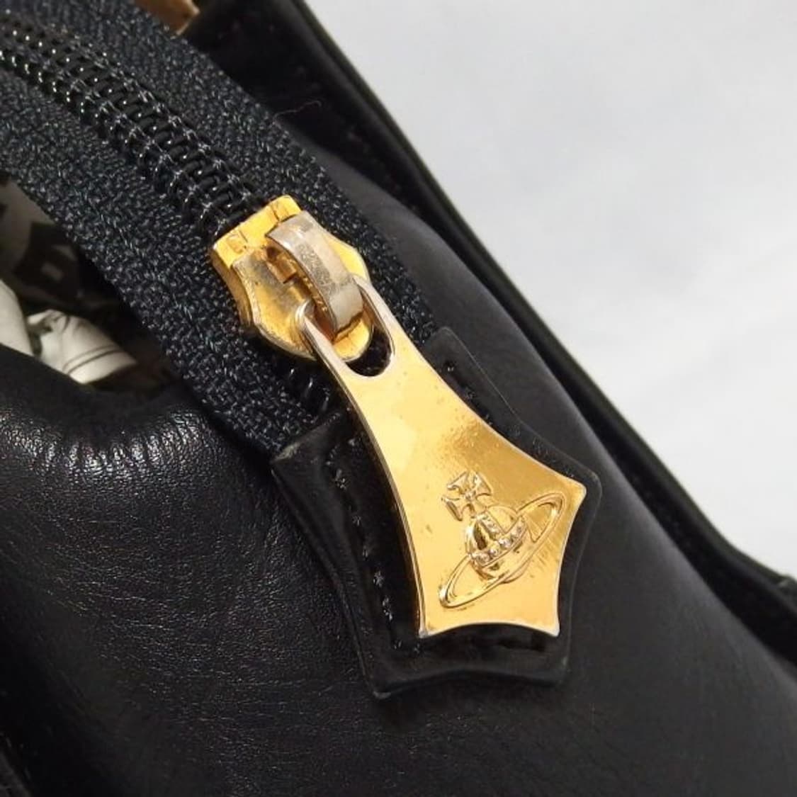 비비안 웨스트우드 가죽 핸드백 상품이미지6