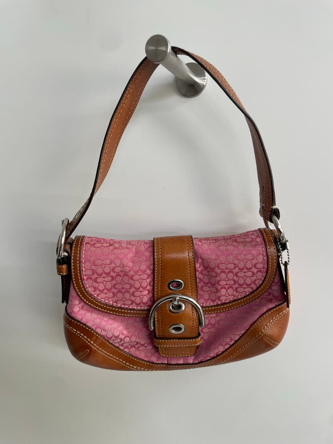 코치 시그니처 핑크 호보백 상품이미지2