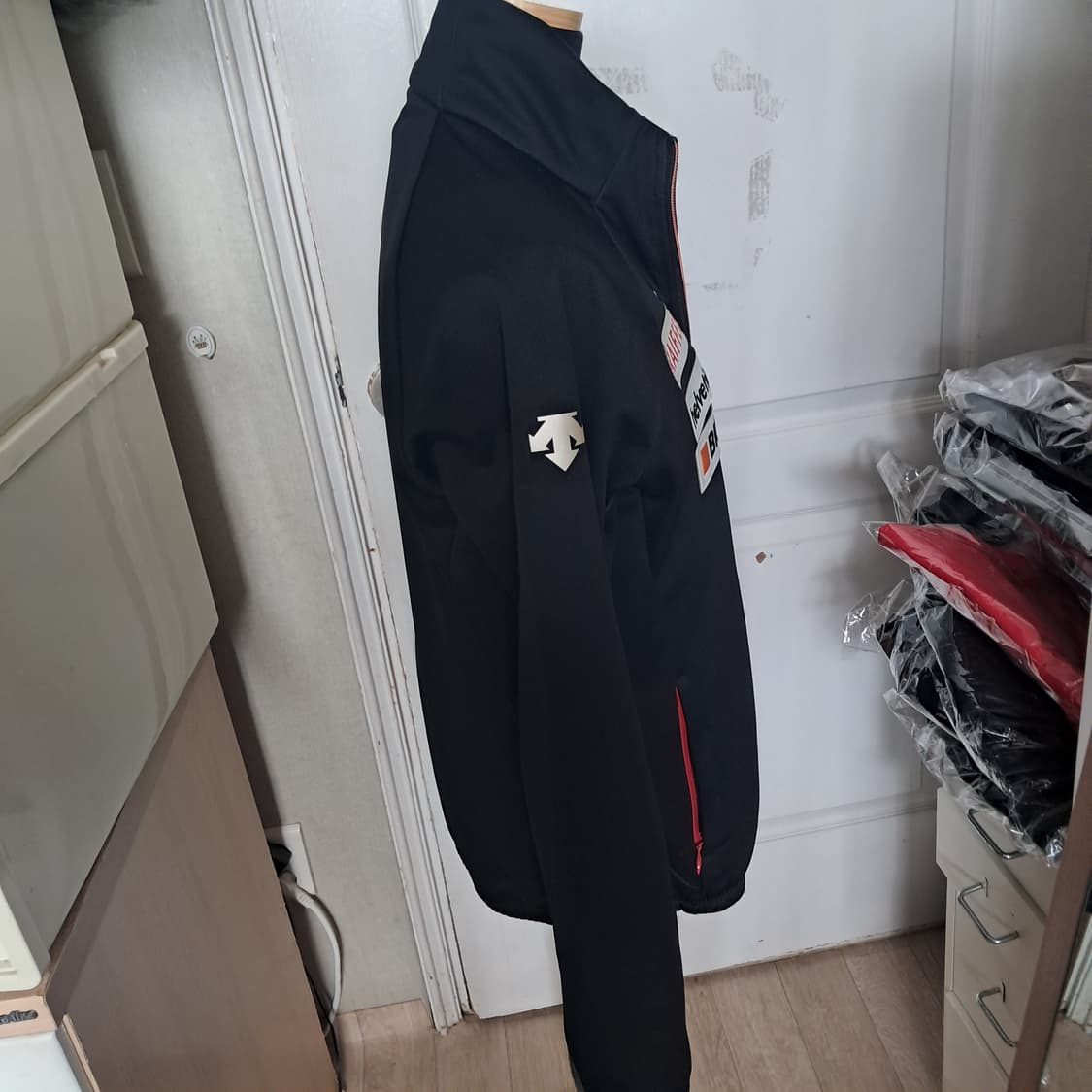 데상트 스위스 스키팀 점퍼 집업95(상태상급) 상품이미지4