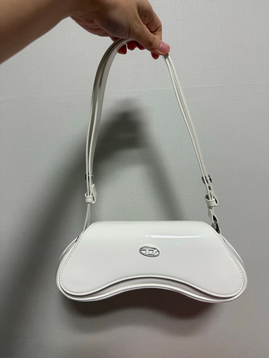 디젤 play crossbody 크로스백 화이트 상품이미지2