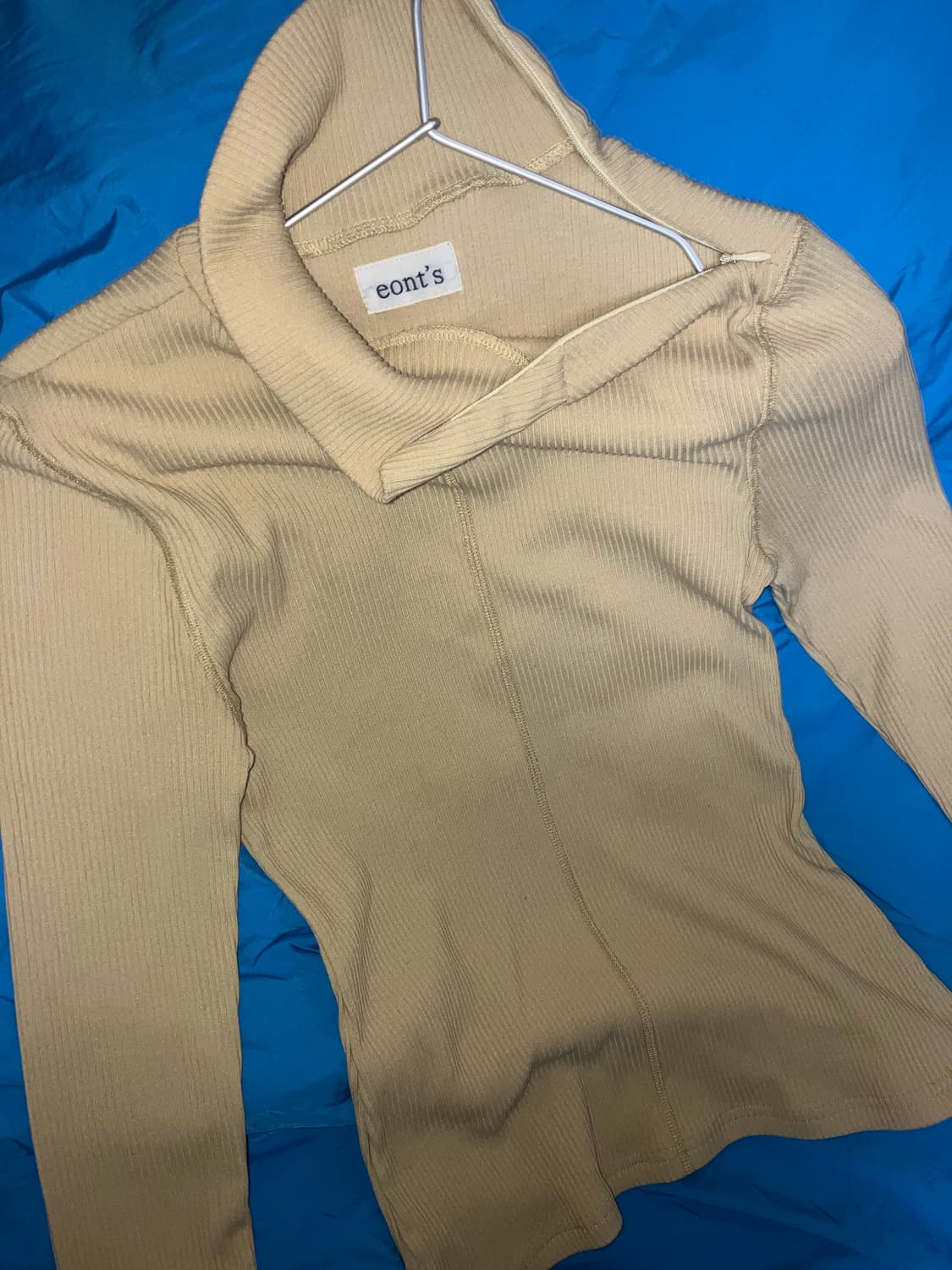 에옹쓰 Eonts Zip Turtleneck Top - Mustard 상품이미지1