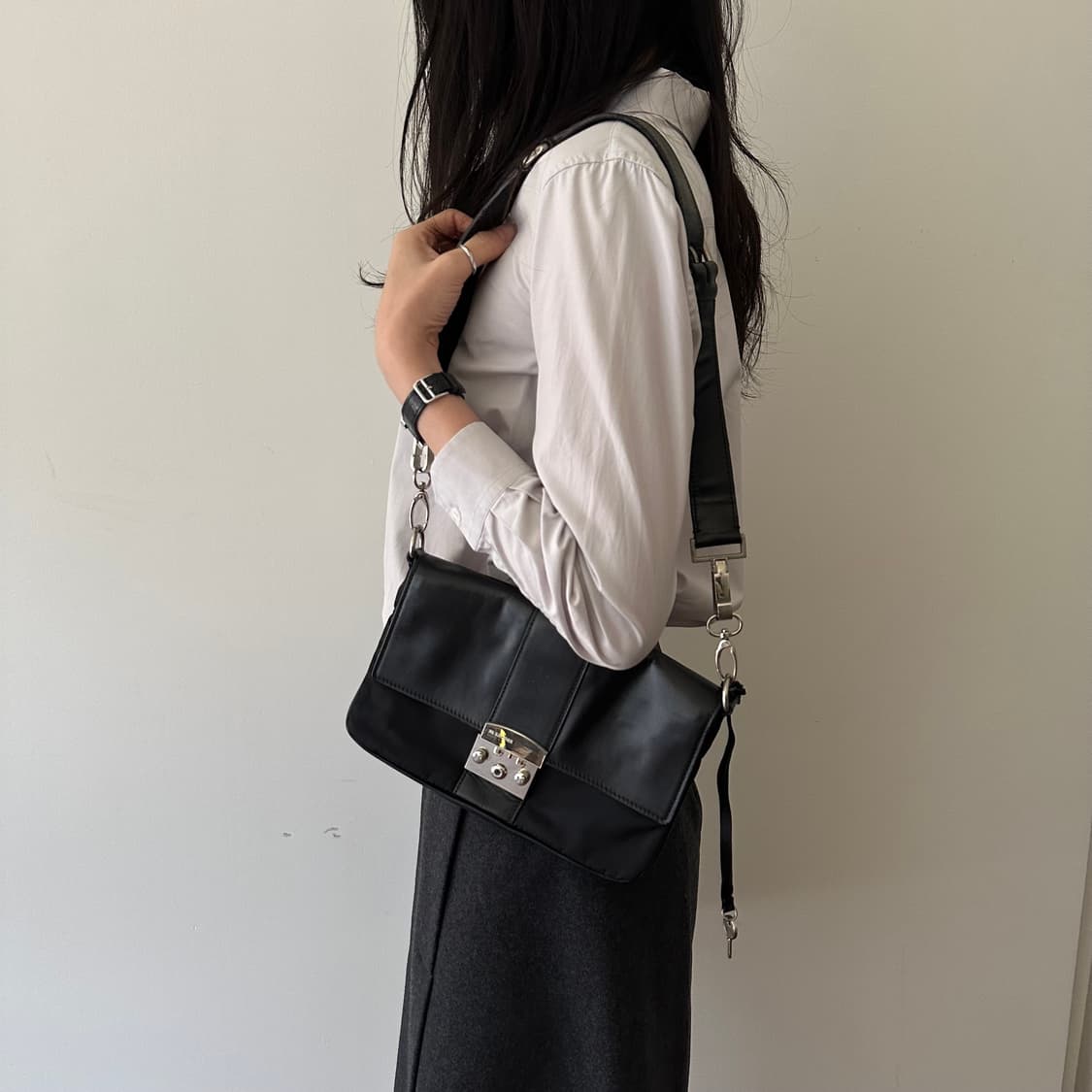 질샌더 jil sander navy 로고 숄더백 상품이미지2