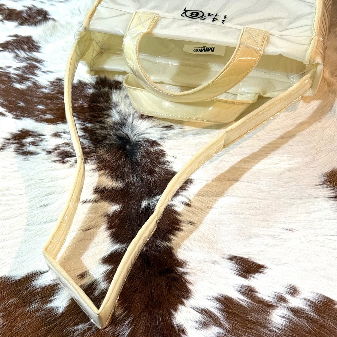 마르지엘라 MM6 pvc 스펀지 토트백 판매합니다. 상품이미지4