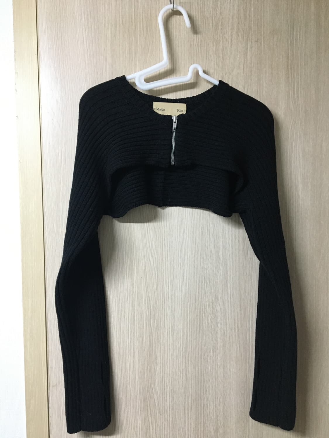 마뗑킴 핑거홀 니트 볼레로 블랙  상품이미지1