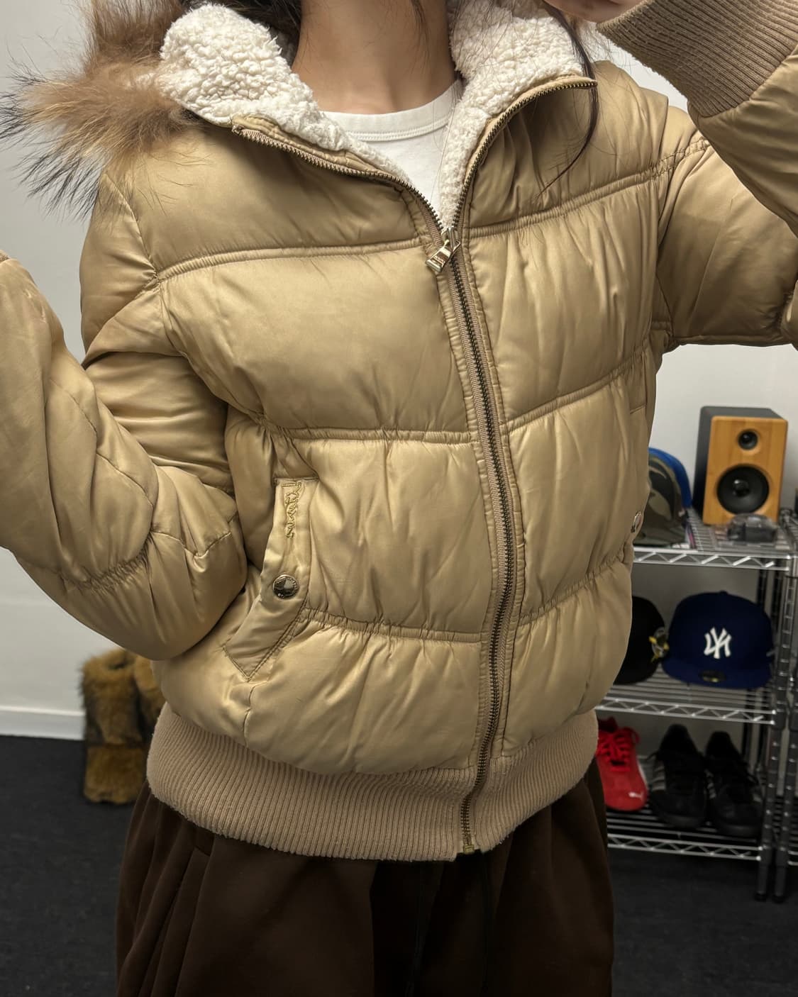 올드 빈티지 베이지 라쿤 퍼 후드 패딩 상품이미지1