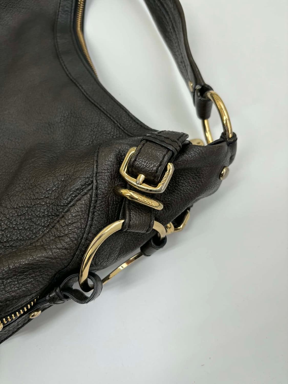 DKNY 스터드 가죽 토트백 숄더 호보백 상품이미지9