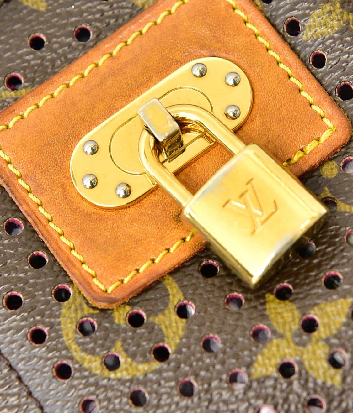 루이비통 모노그램 퍼포레이션 포쉐트 숄더백(정품) 상품이미지6