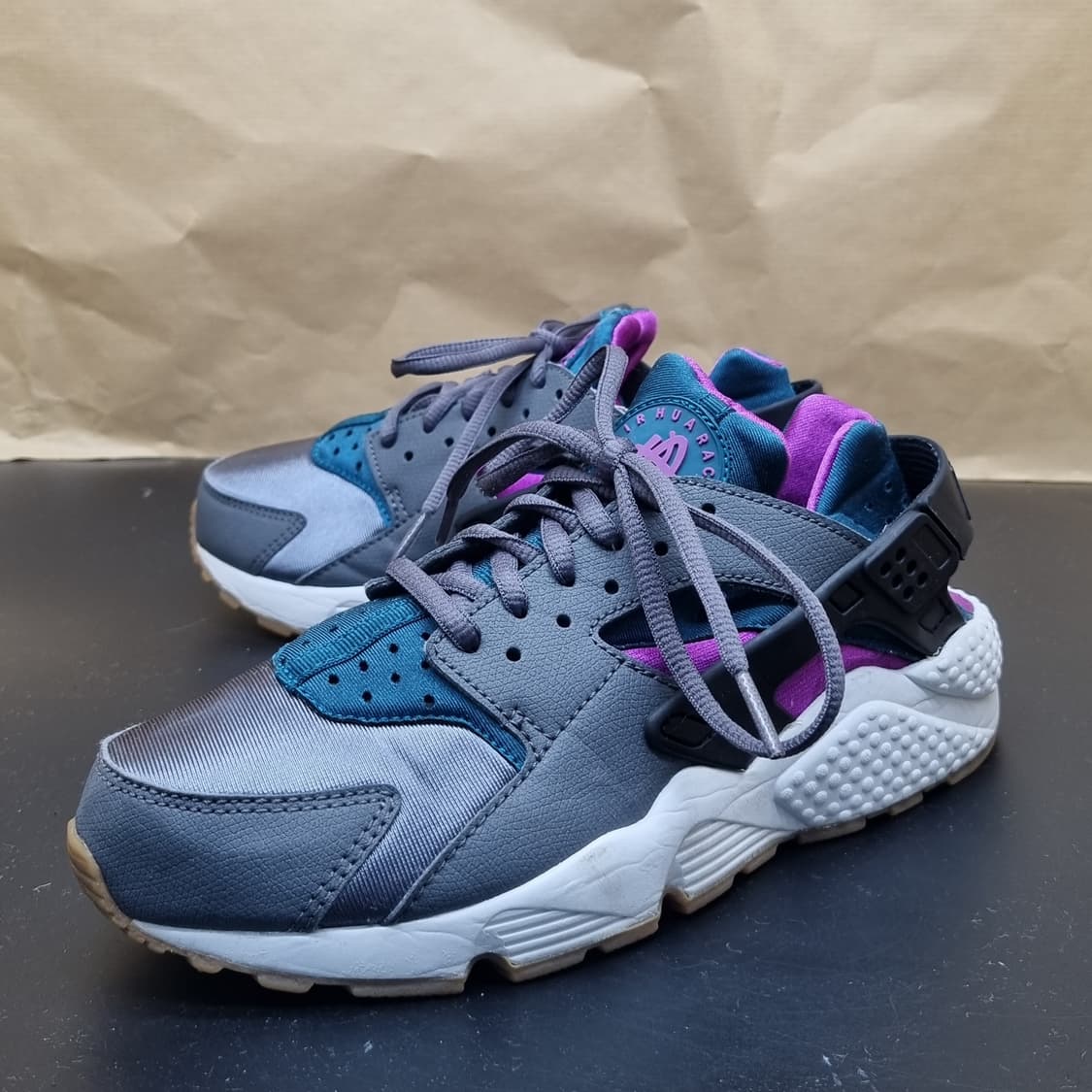 나이키 허라취 런 다크그레이 실사이즈225 상품이미지1