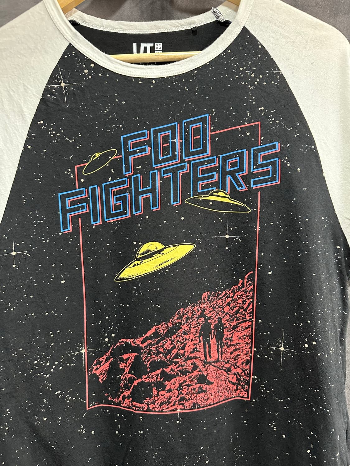 유니클로 UT Foo Fighters 푸파이터스 UFO 그래픽 반팔티 상품이미지2
