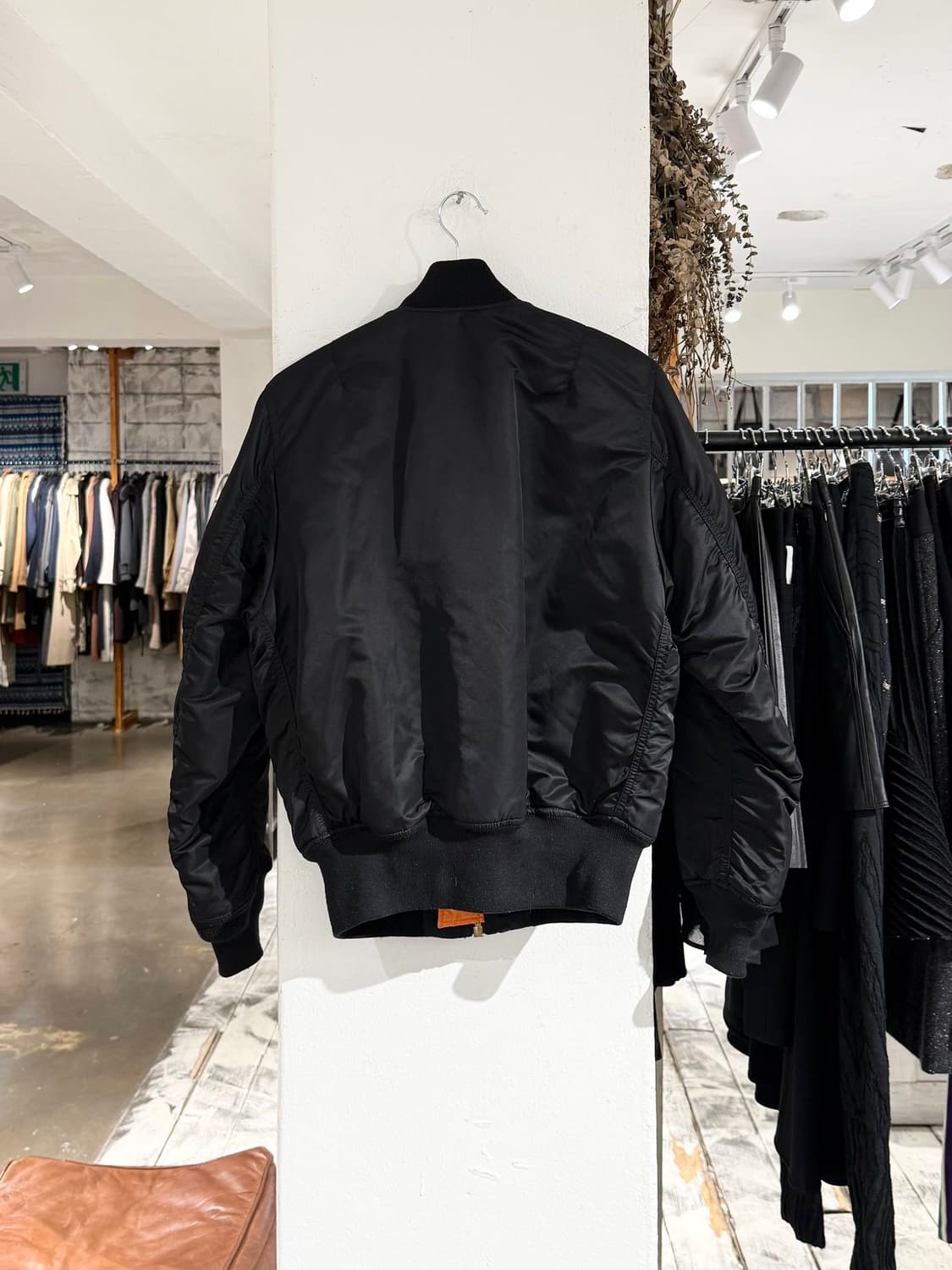 알파 인더스트리 블랙 MA-1 리버시블 플라이트 자켓 상품이미지7