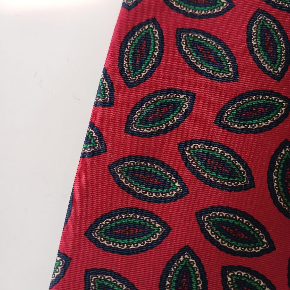 버버리 실크 레드 페이즐리 넥타이 9.2cm A등급 A19541
 상품이미지10