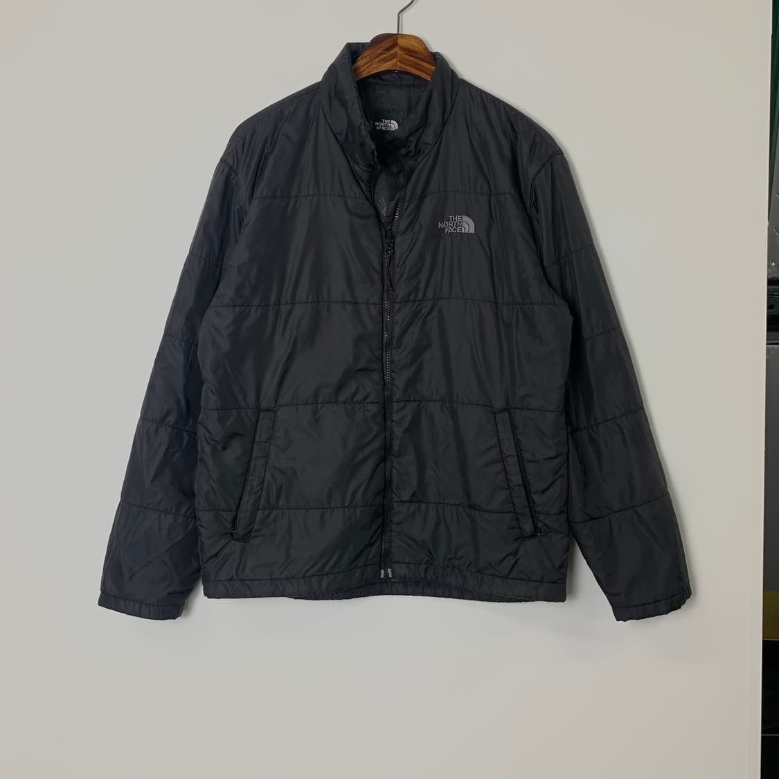 노스페이스 블랙 경량 패딩 상품이미지2