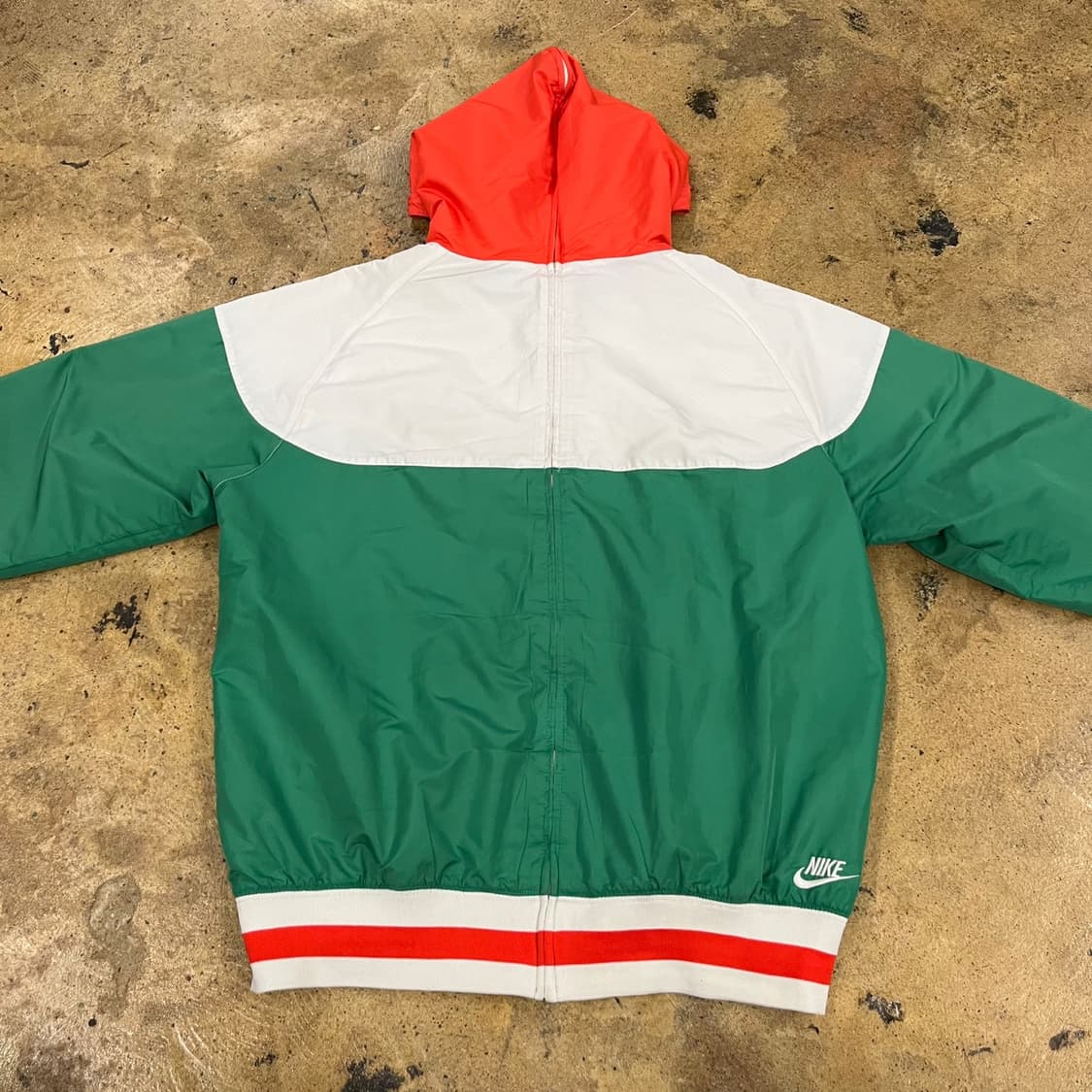 [정품/M] 나이키 바람막이 그린 화이트 레드 b19 상품이미지4