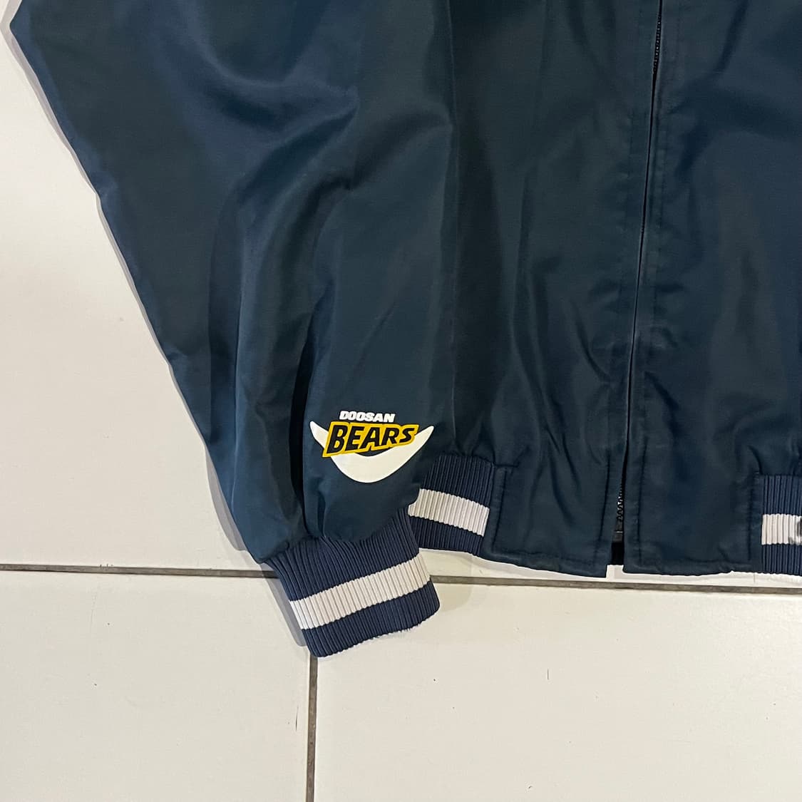 휠라 두산베어스 어센틱 유니폼 점퍼 상품이미지3