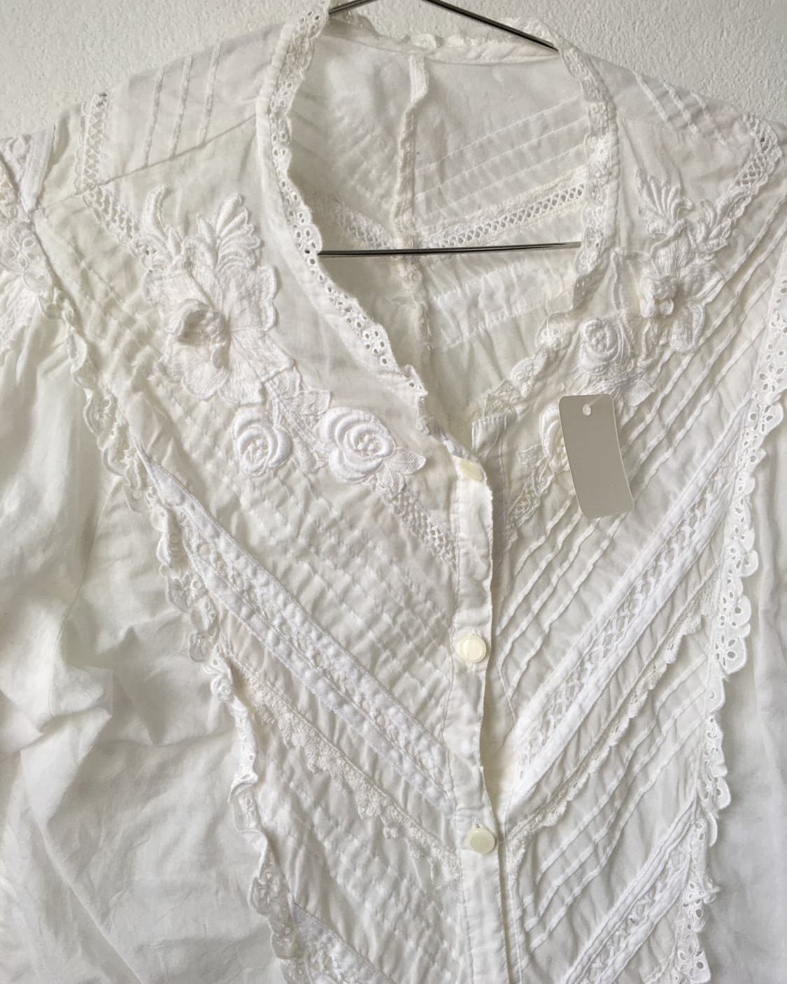 Unbalanced point pattern trimming blouse 상품이미지6