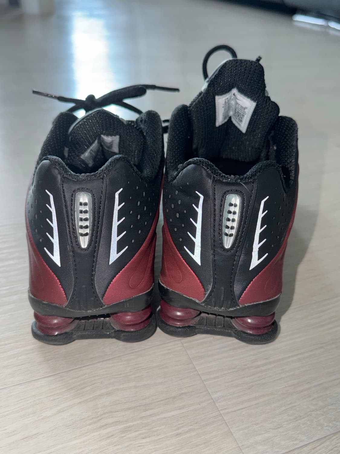 나이키 샥스 R4 블랙/레드 255mm 상품이미지3