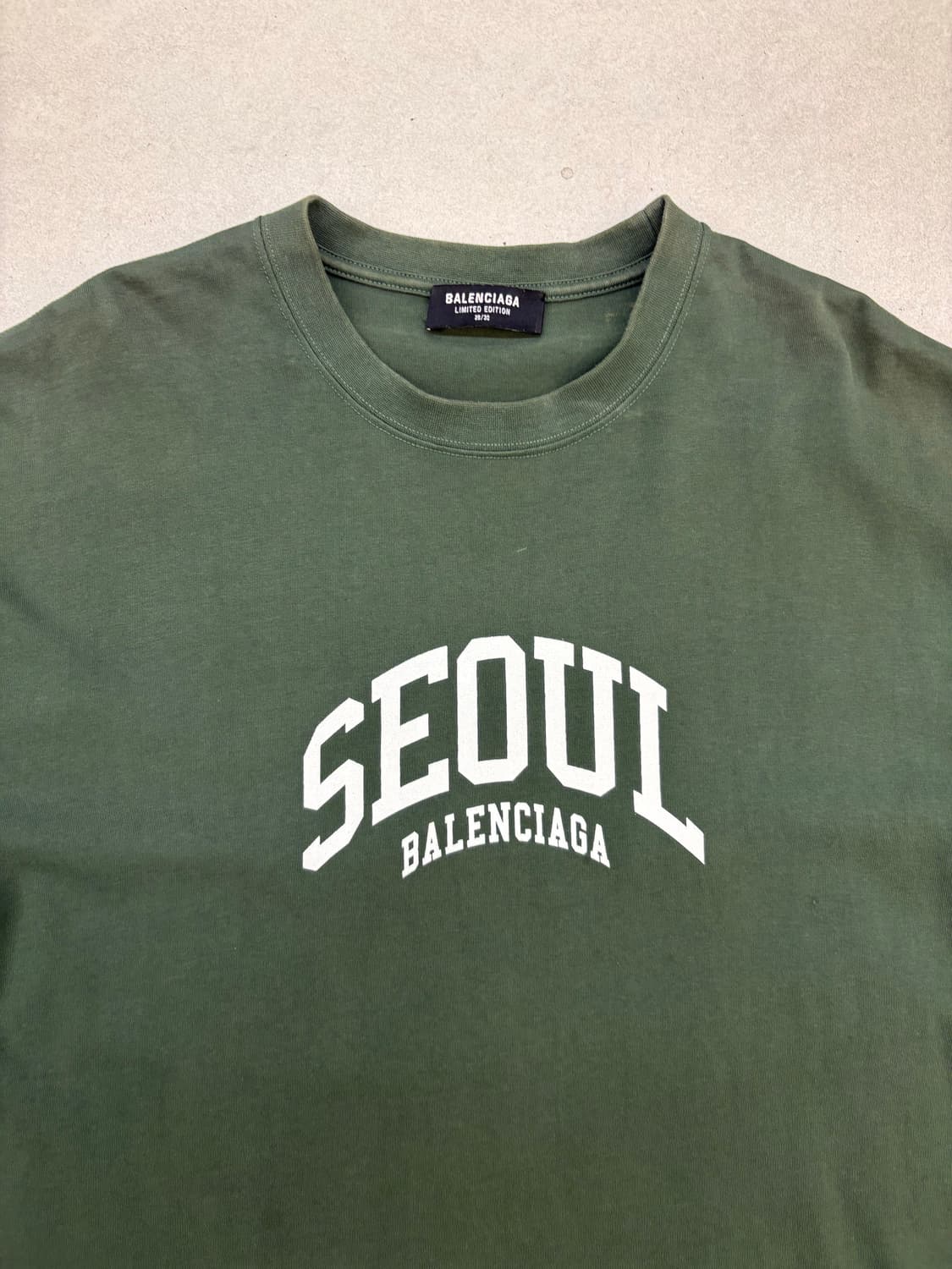 발렌시아가 리미티드 에디션 시티 캠페인 서울 상품이미지4