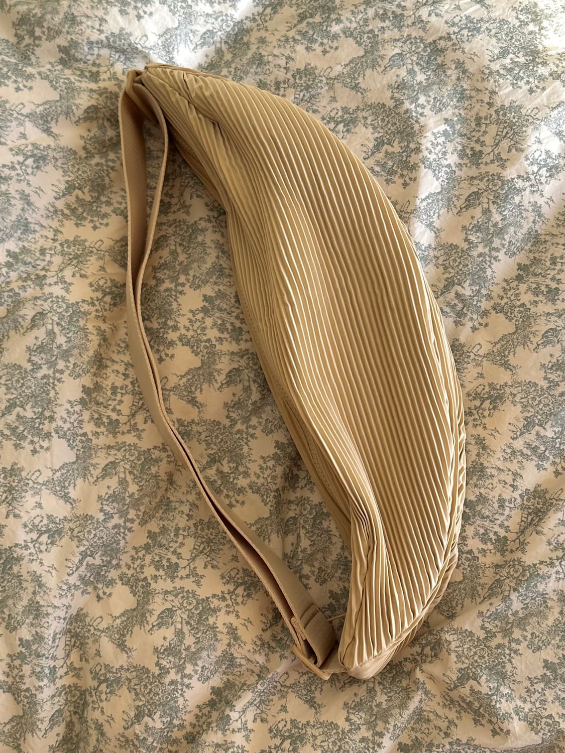 Cos 플리츠 크로스바디백 상품이미지6