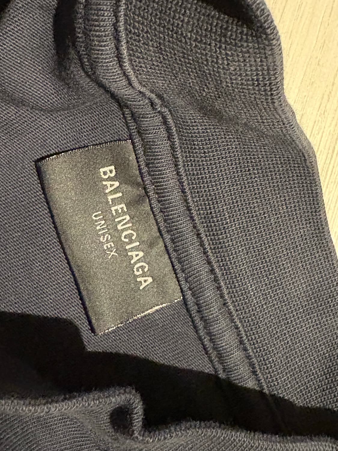 발렌시아가 Be Kind 크루넥 T-Shirt 상품이미지3