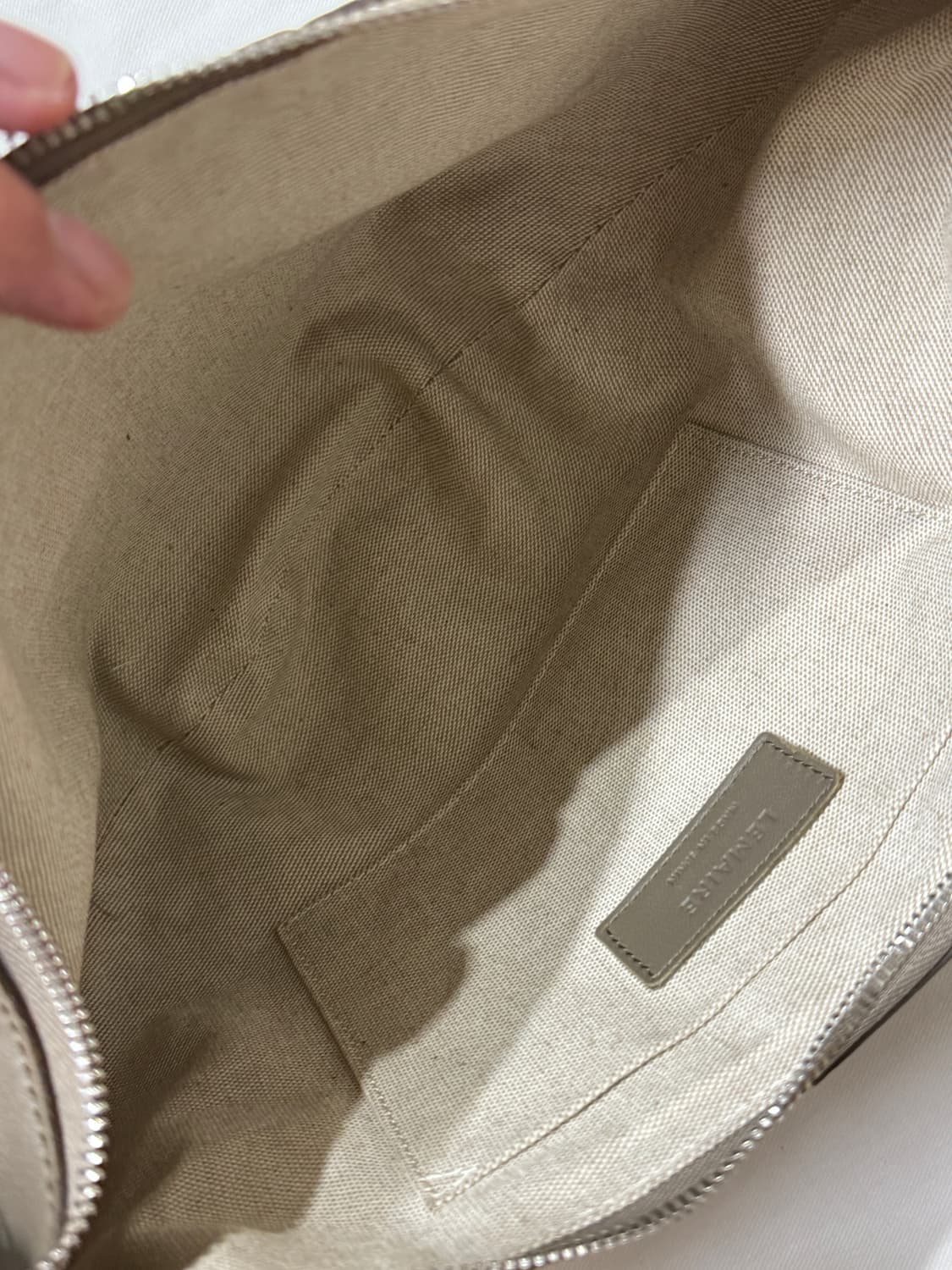 르메르 크루아상 미디움-다크올리브(램스킨) 상품이미지4