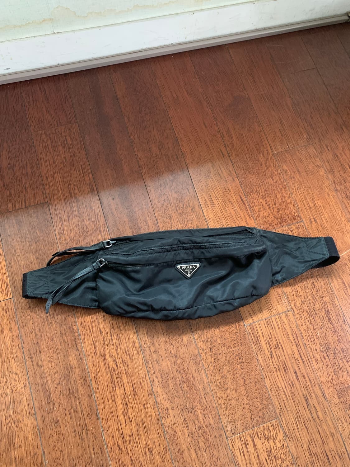 프라다 힙색 상품이미지1