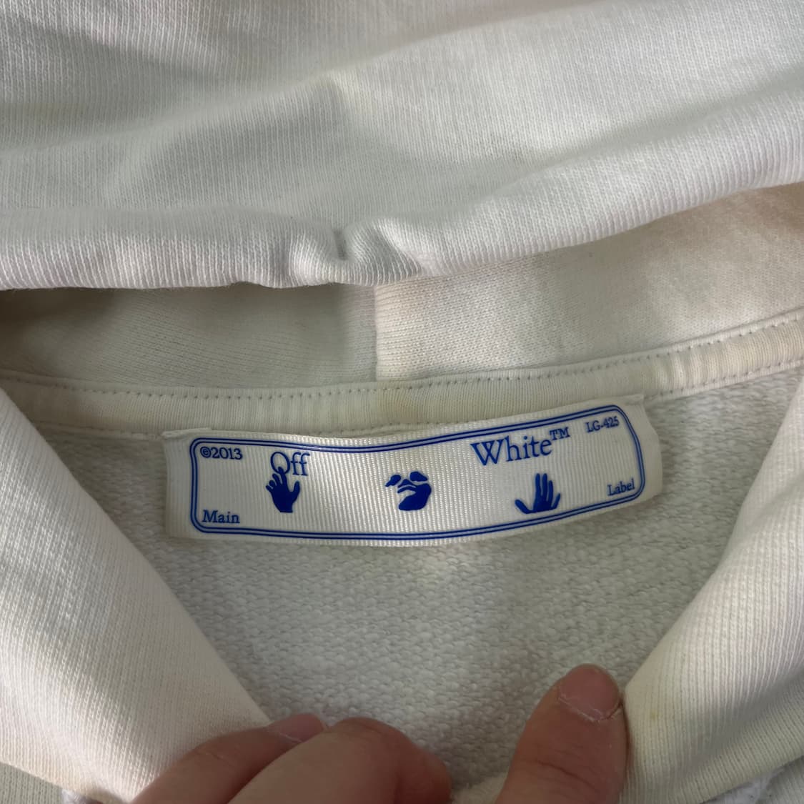 105 오프화이트 카라비지오 프린트 화이트 후드티 상품이미지5