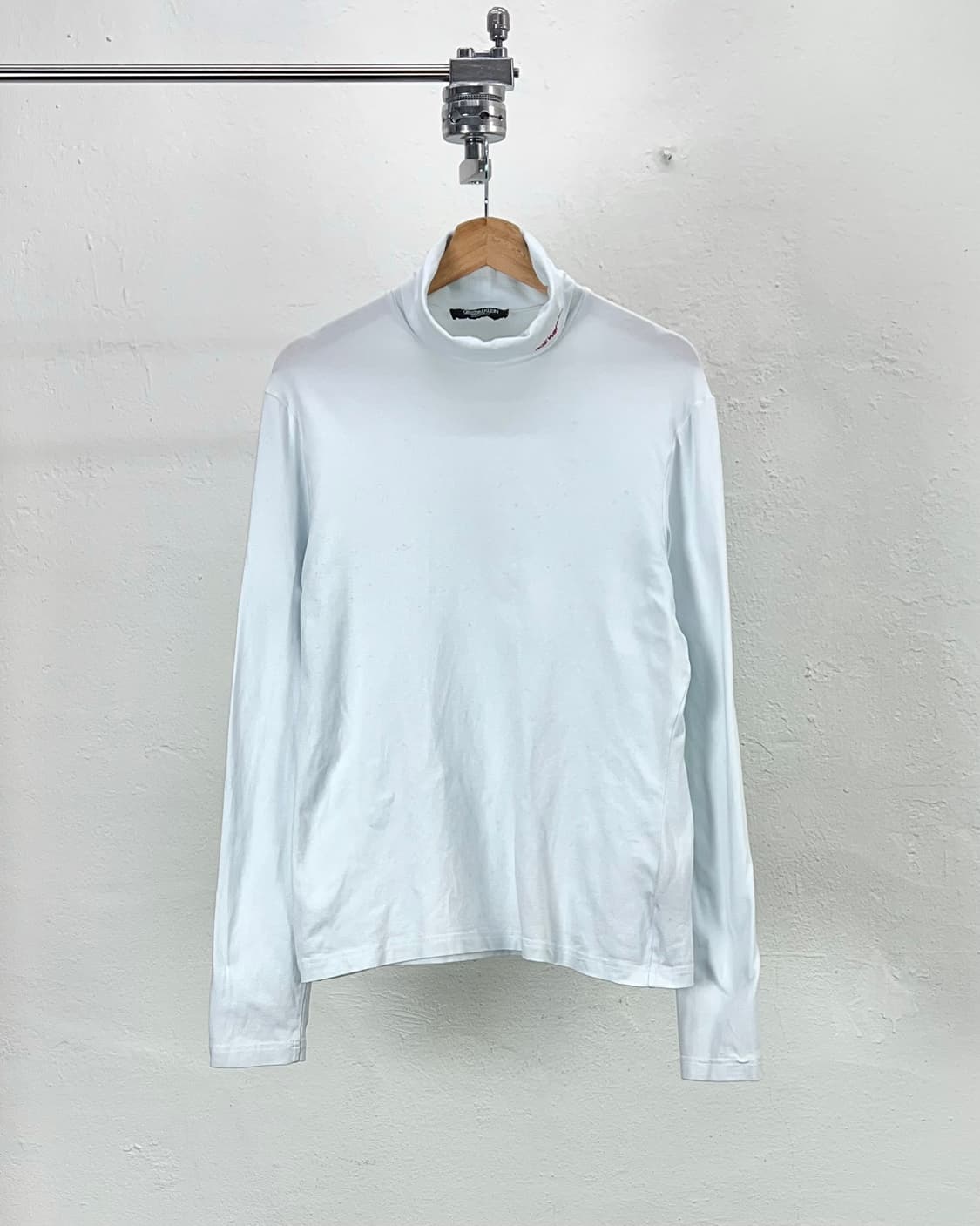 켈빈클라인 205W39NYC 라이트 블루 터틀넥 상품이미지2