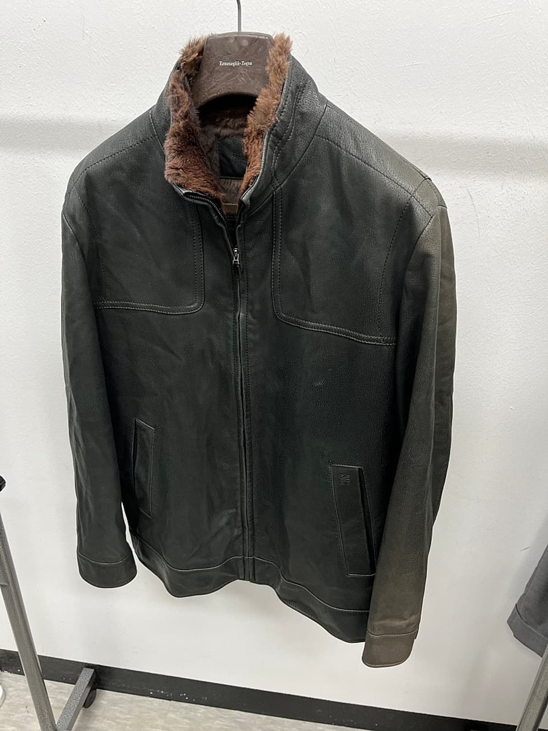 105) 지방시 모피내피 가죽자켓  상품이미지1