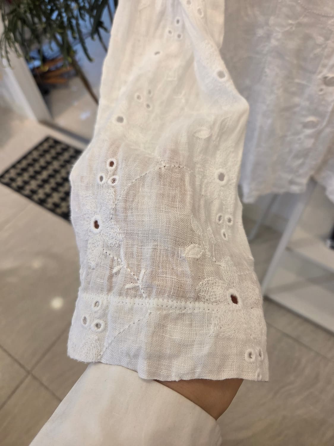 김동순 울티모 아일렛 레이스 린넨 셔츠 블라우스 상품이미지3