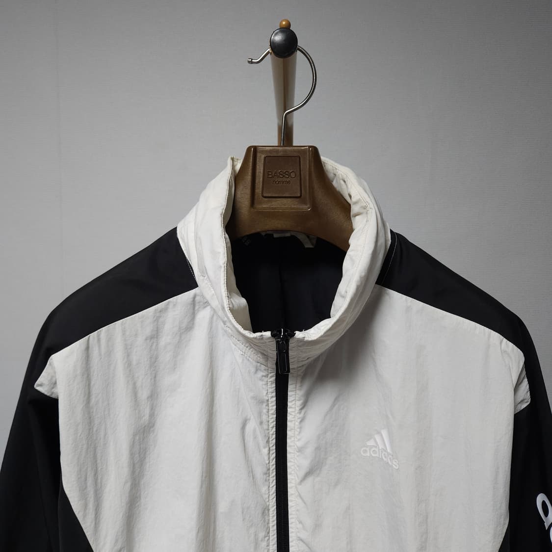 95 ) 아디다스 손흥민 에센셜 우븐 바람막이 상품이미지4