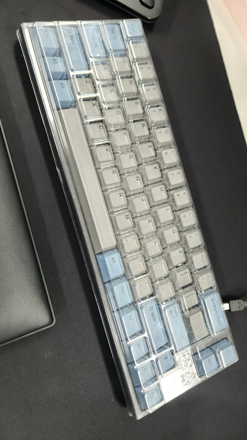 # 레오폴드 FC660M PD 기계식 저소음적축 텐키리스 키보드 급처 상품이미지1