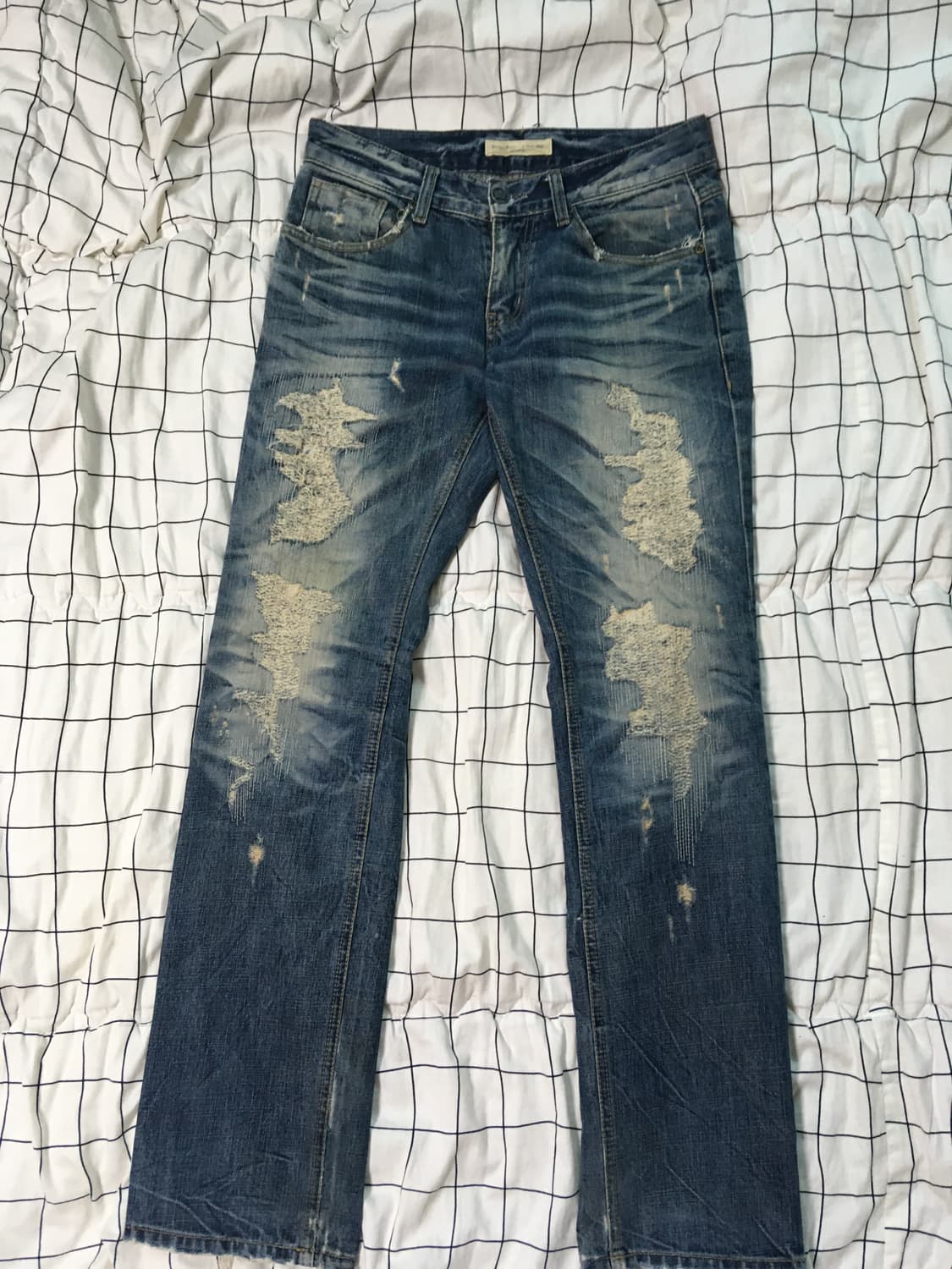 Distressed Heavy-Wash Zippered Jeans 상품이미지1