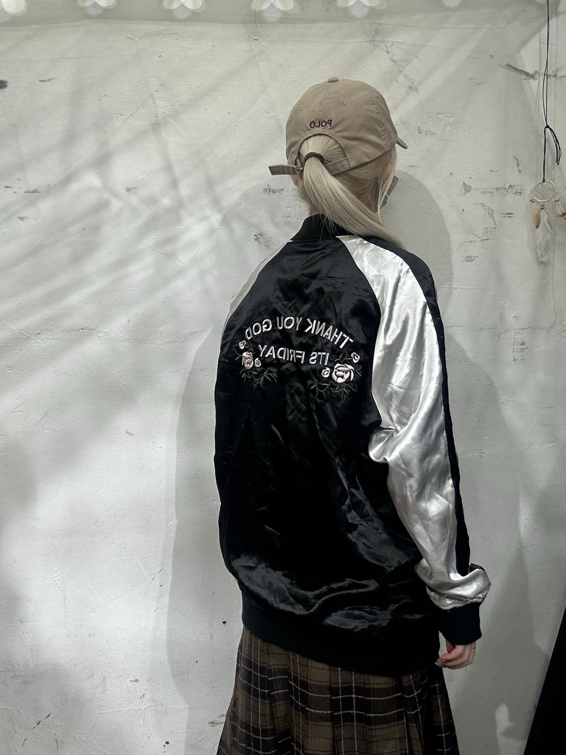 일본 빈티지 블랙 화이트 꽃 자수 스카잔 올드스쿨 자켓  상품이미지3