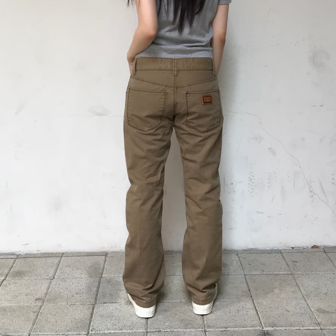 돌체앤가바나 메탈 로고 플레이트 코튼 팬츠 베이지 상품이미지1