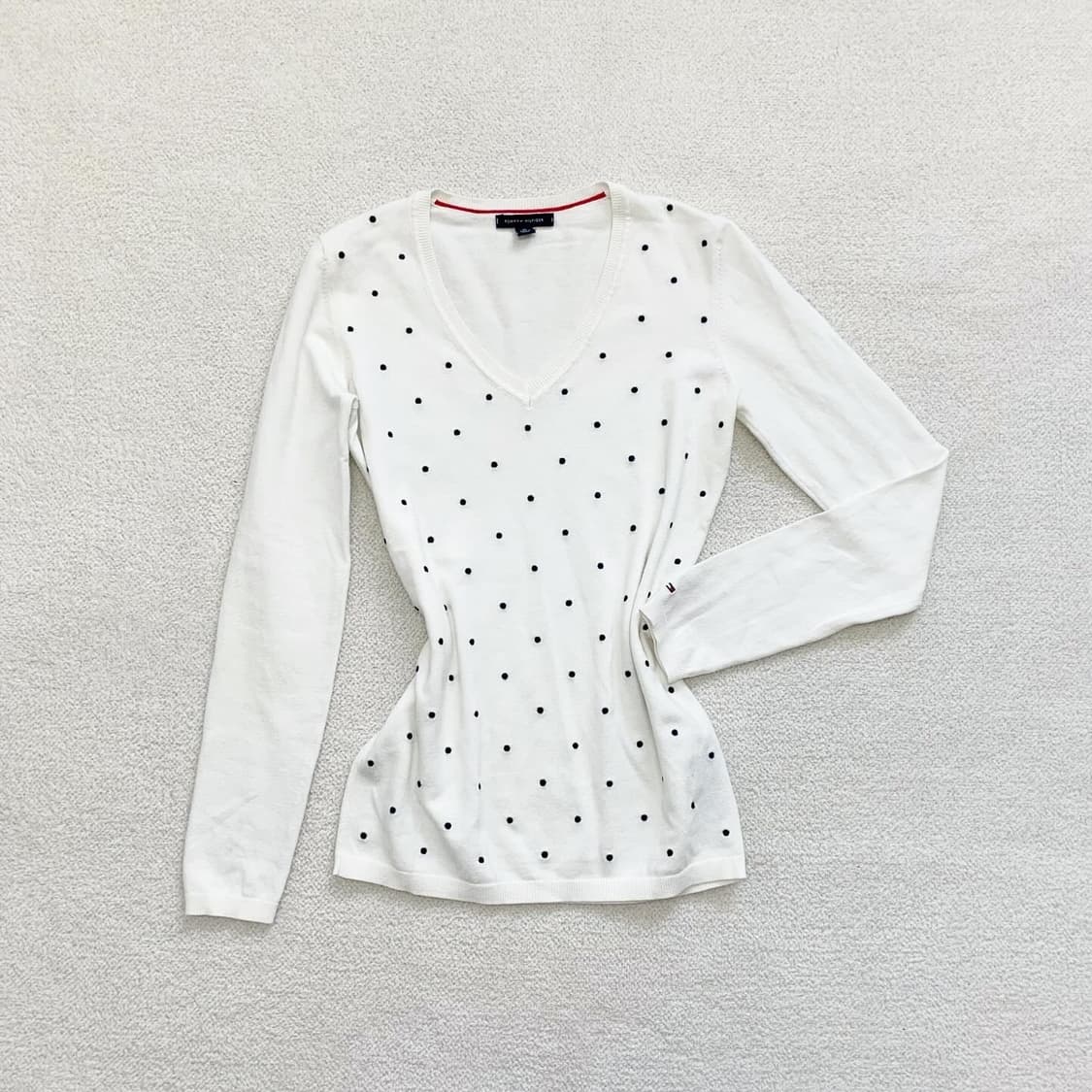 타미힐피거 폴카도트 브이넥 니트 상품이미지1